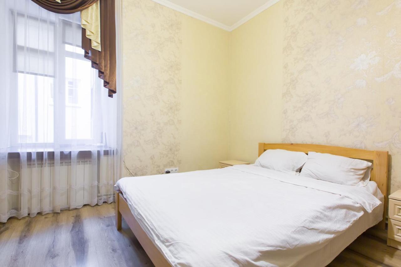 Apartment on Staroevreyska street 17 Lviv Buitenkant foto