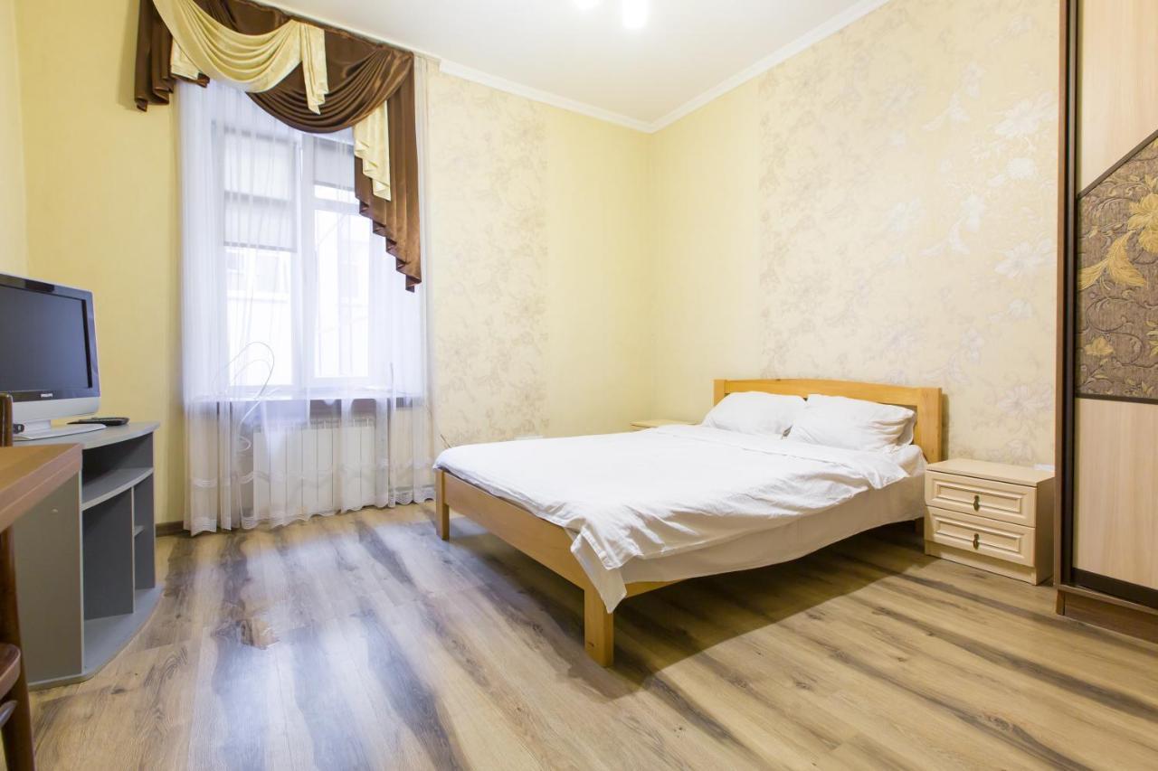 Apartment on Staroevreyska street 17 Lviv Buitenkant foto