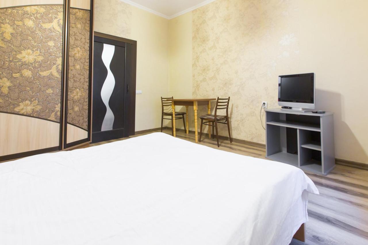 Apartment on Staroevreyska street 17 Lviv Buitenkant foto