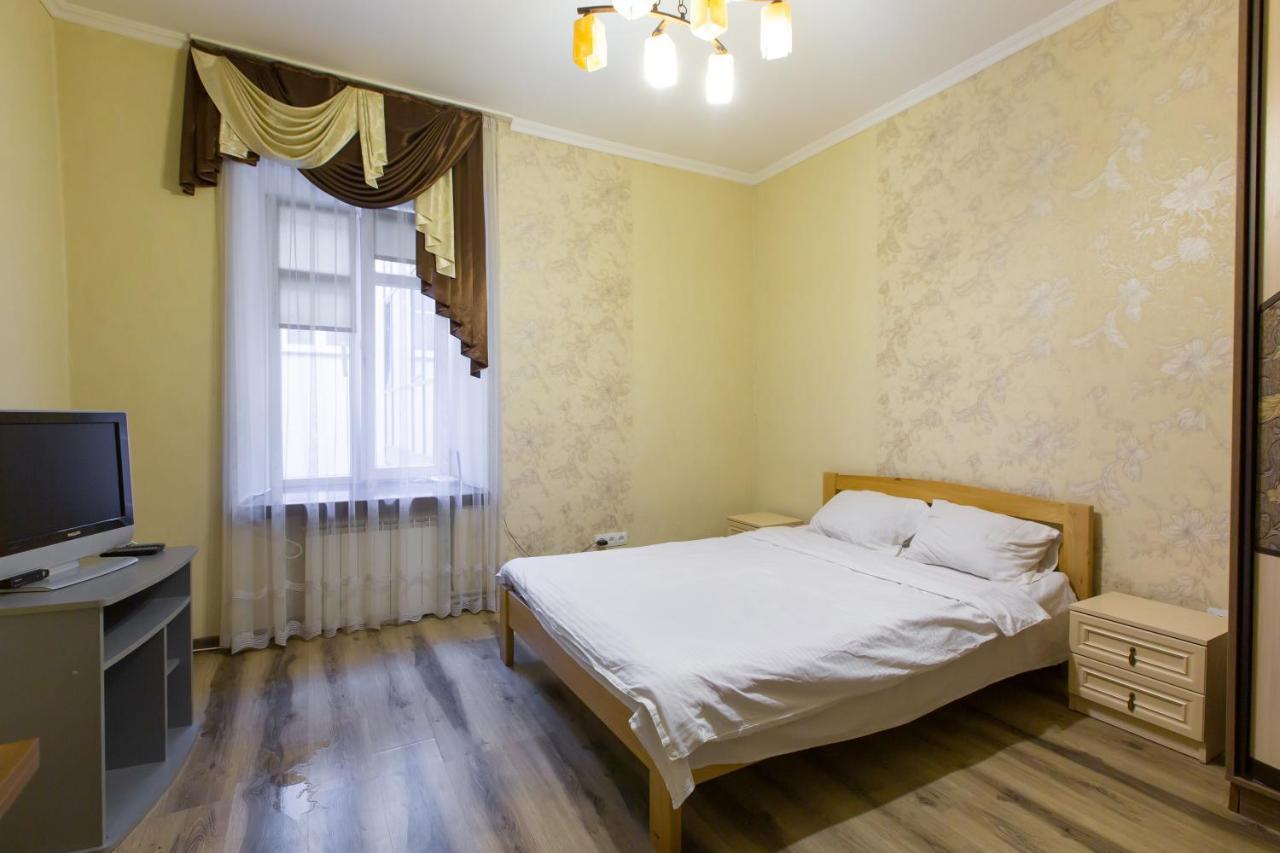 Apartment on Staroevreyska street 17 Lviv Buitenkant foto