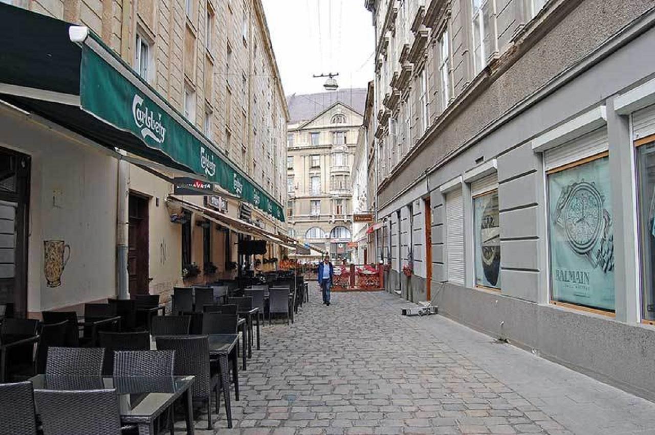 Apartment on Staroevreyska street 17 Lviv Buitenkant foto