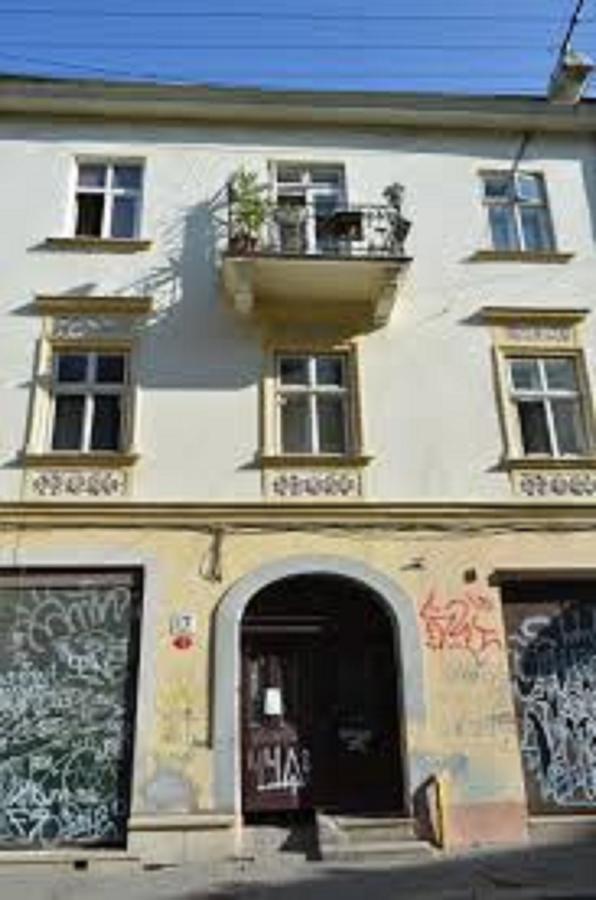 Apartment on Staroevreyska street 17 Lviv Buitenkant foto