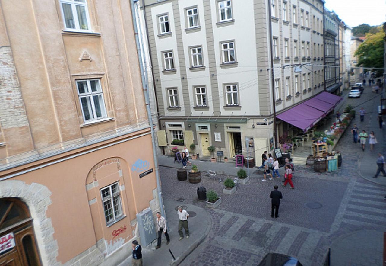 Apartment on Staroevreyska street 17 Lviv Buitenkant foto