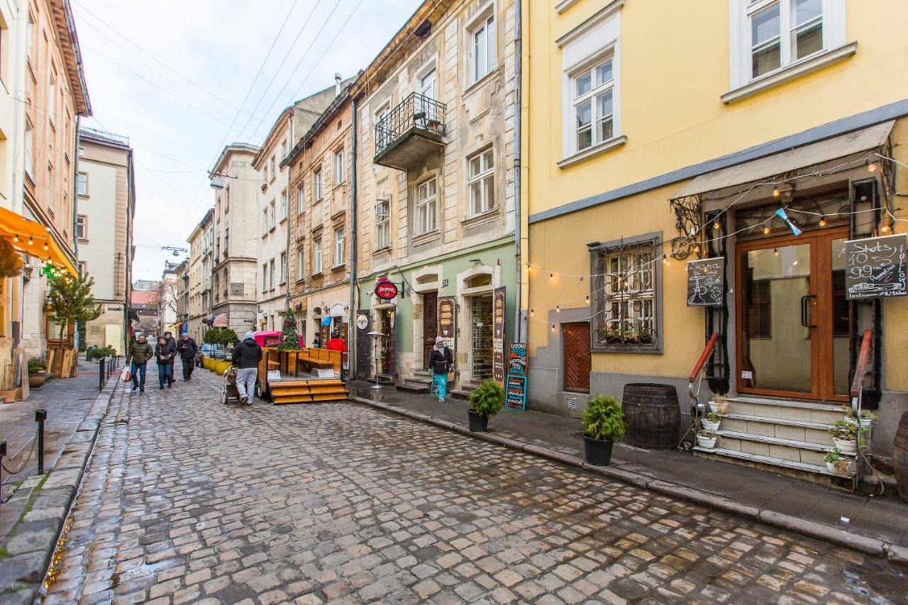 Apartment on Staroevreyska street 17 Lviv Buitenkant foto