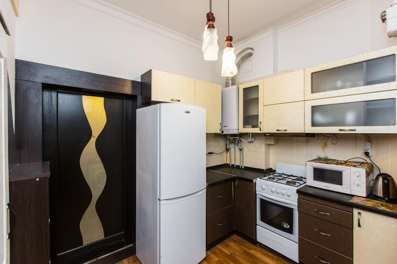 Apartment on Staroevreyska street 17 Lviv Buitenkant foto